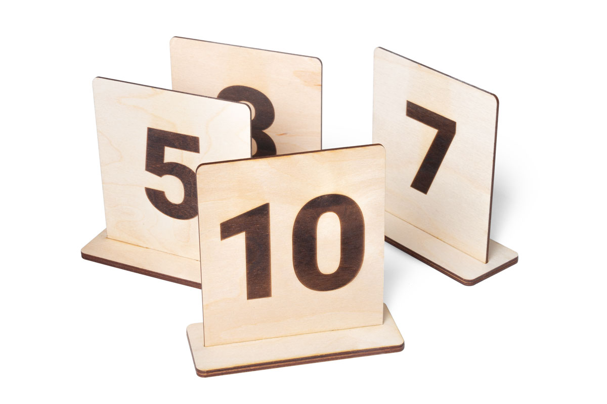 Drewniane numerki na stoliki